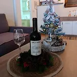 Prázdninový dům Sweet Free Parking, Ac, Rent A Car