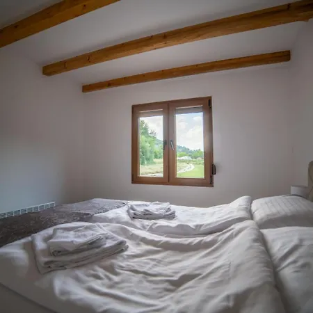 Σπίτι διακοπών Sweet Free Parking, Ac, Rent A Car Visoko