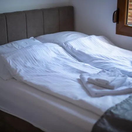 Sweet Free Parking, Ac, Rent A Car *