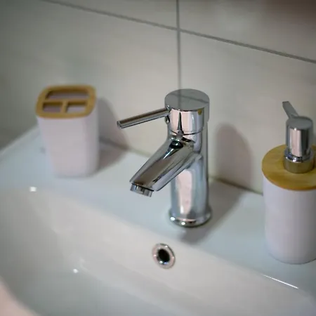 Sweet Free Parking, Ac, Rent A Car *