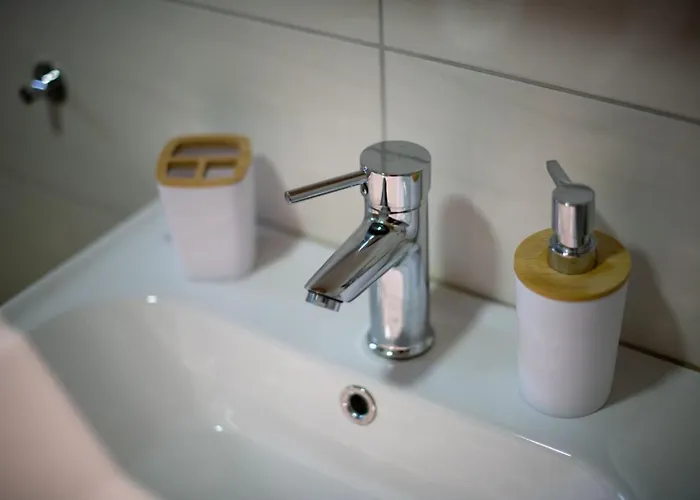 Sweet Free Parking, Ac, Rent A Car *